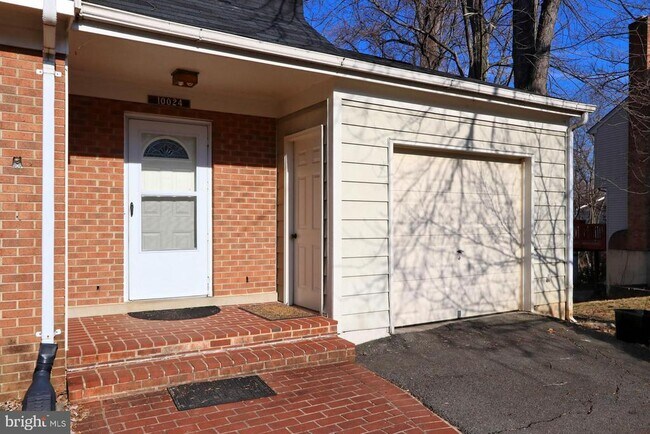 Foto del edificio - 10024 Downeys Wood Ct