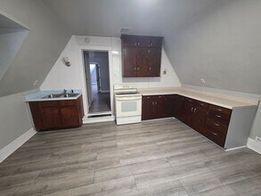 Building Photo - 641 10th St N