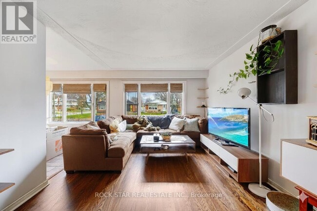 Photo du bâtiment - 195 Bendamere Ave