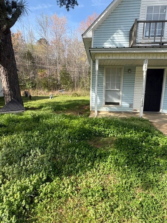 Building Photo - Renovated 3 Bedroom 2 Bath Home for Rent!