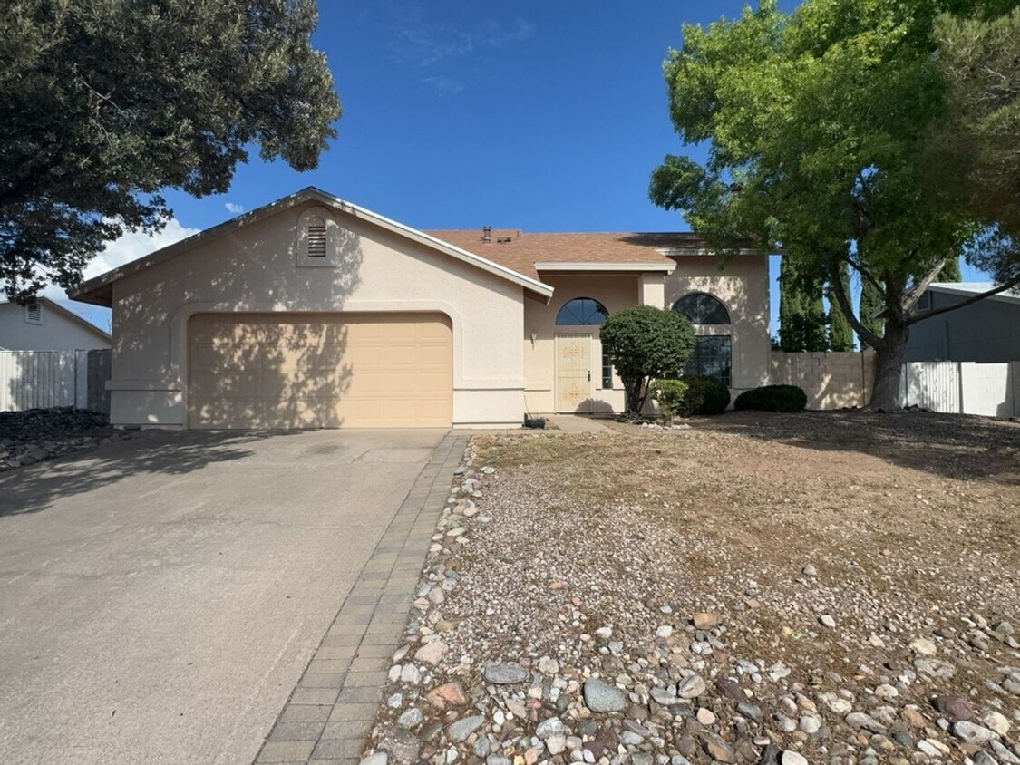 Primary Photo - Great two story, 3 bedroom, 2.5 bath home