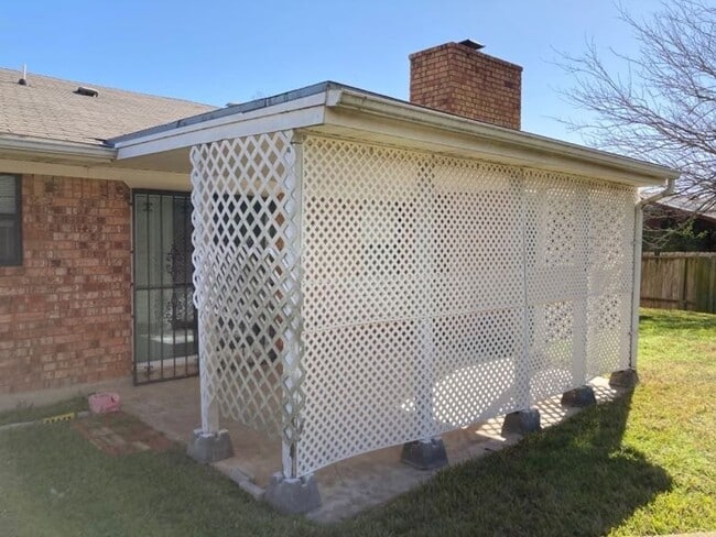 Building Photo - 2803 Greystone Dr