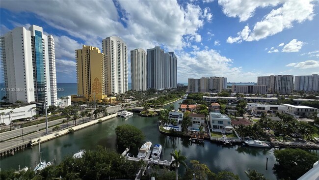 Foto del edificio - 16400 Collins Ave