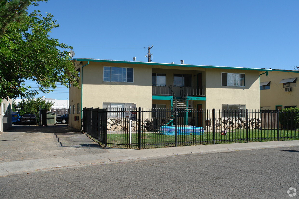 Building Photo - 3355 Lerwick Rd