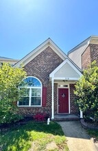 Building Photo - 712 S Lake Cir