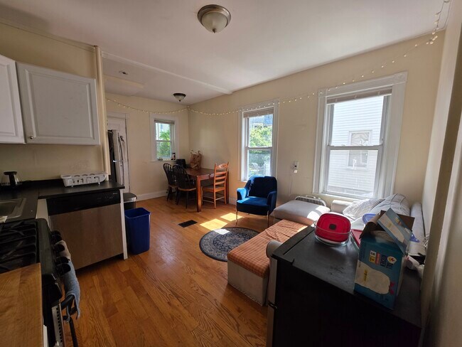 Building Photo - 43 Teele Ave
