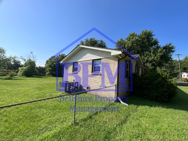 Building Photo - Spacious 4 Bed, 2 Bath Home in Nashville –...