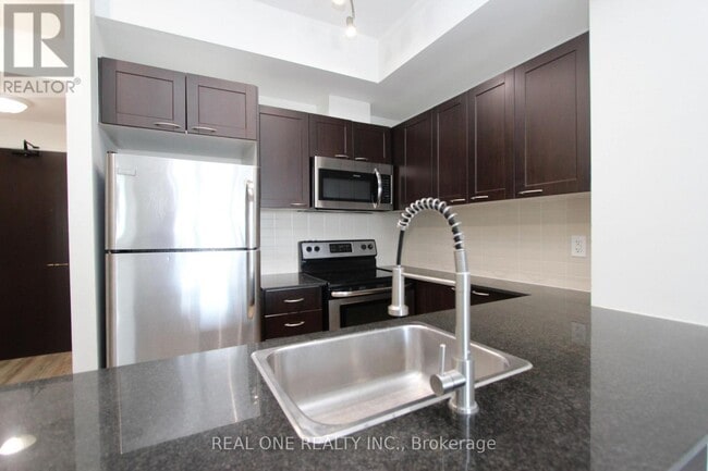 Building Photo - 385 Prince of Wales Dr