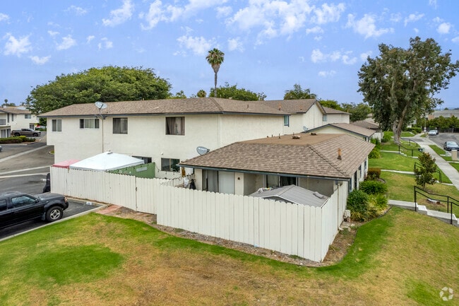 Building Photo - 4222 Tiberon Dr