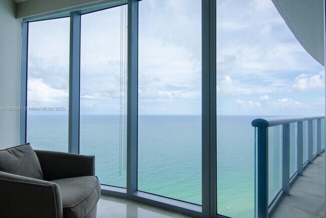 Building Photo - 17001 Collins Ave