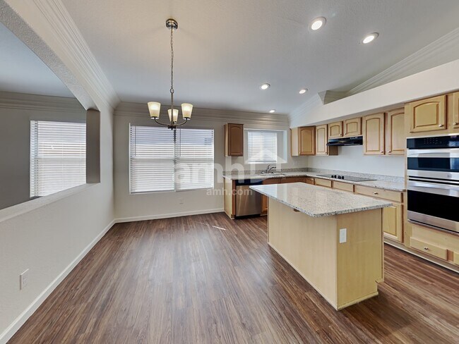 Foto del edificio - 15331 W Honeysuckle Ln