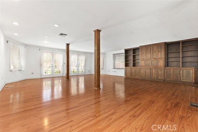 Building Photo - 275 Arbolada Dr