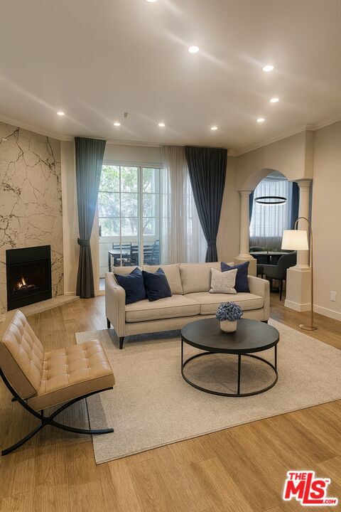 Foto del edificio - 7218 Hillside Ave