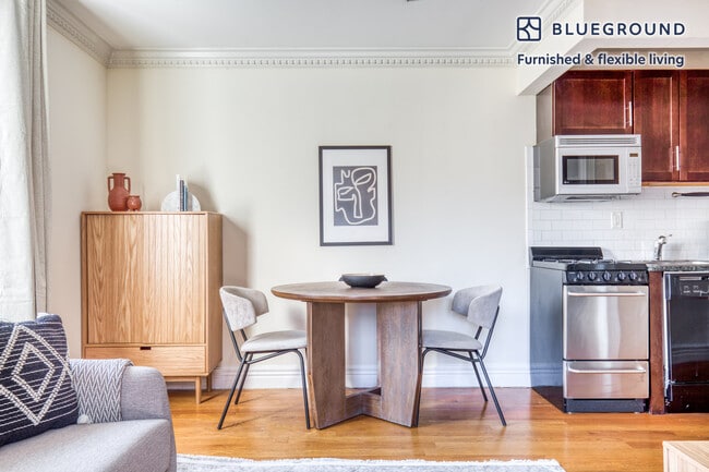 Building Photo - 535 Hudson St