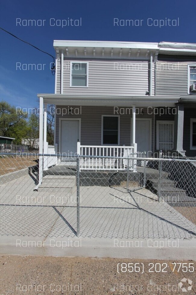 Building Photo - 2927 Thompson St