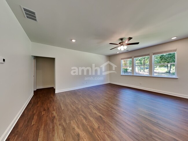 Foto del edificio - 639 Carnaby Ln