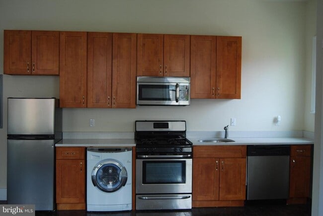 Building Photo - 1836 Delancey St