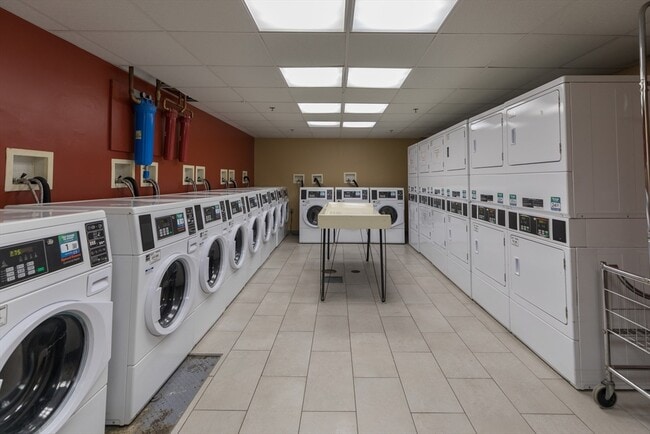 Building Photo - 1600 Beacon St