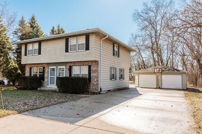 Foto del edificio - 215-217 Pembroke Way (Townhouse)