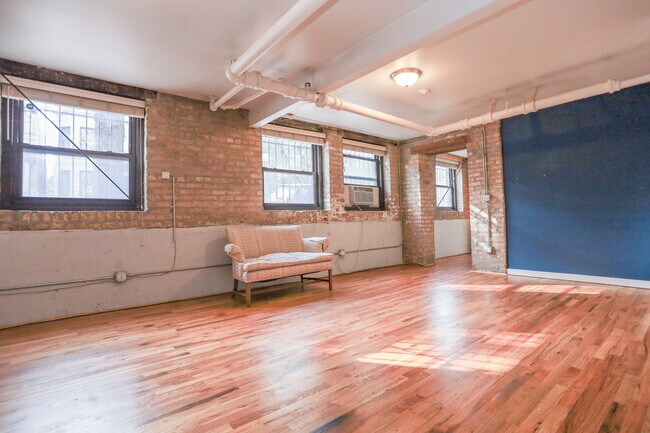 Foto del edificio - 3759 N Wayne Ave