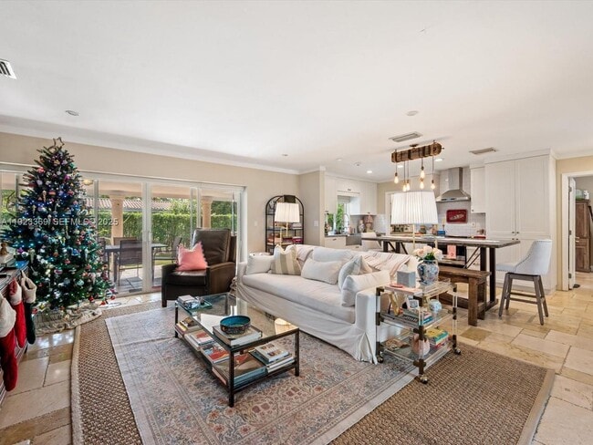 Building Photo - 6300 SW 48th St