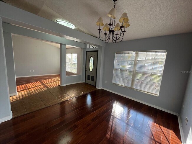 Building Photo - 4 Pin Oak Dr