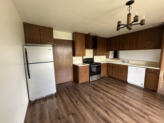 Building Photo - 2318 Double Tree Ln