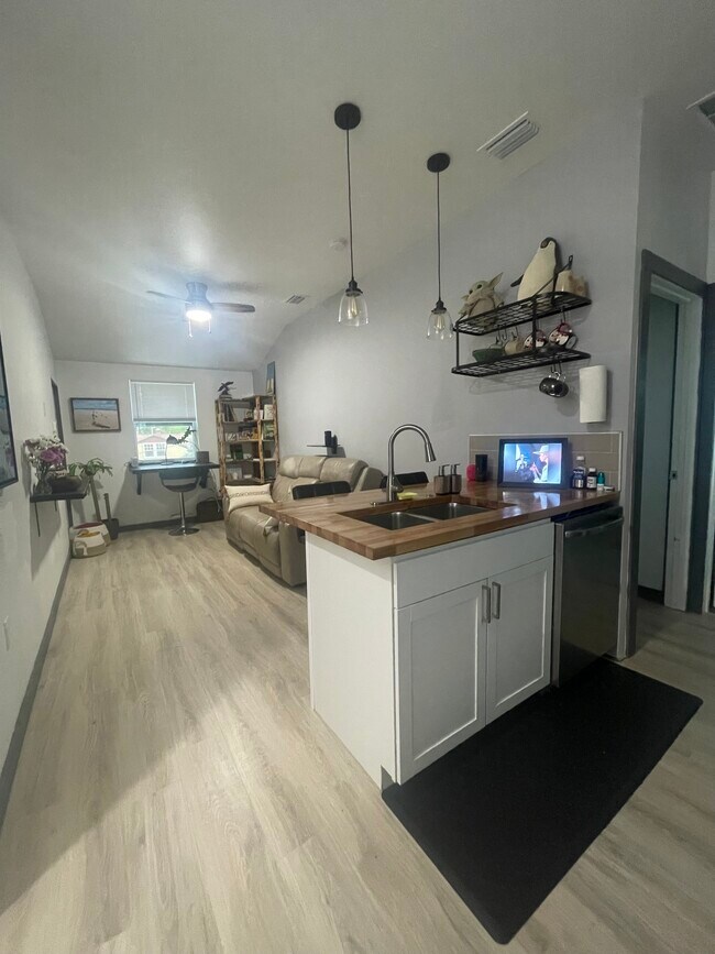 Foto del edificio - 716 23rd Ave N