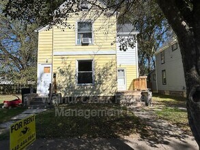 Building Photo - 229 Gates Ave