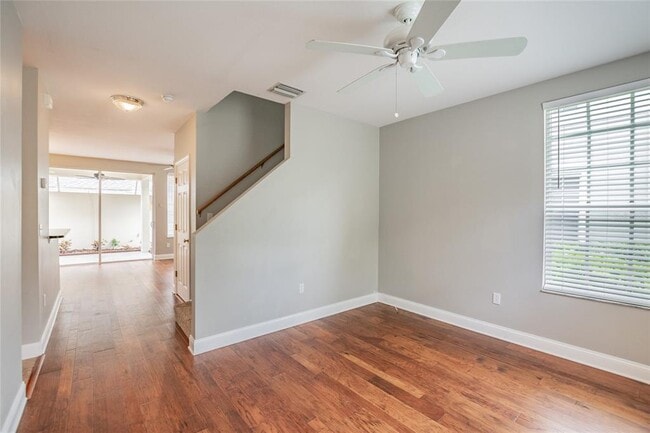 Building Photo - 9917 Brompton Dr