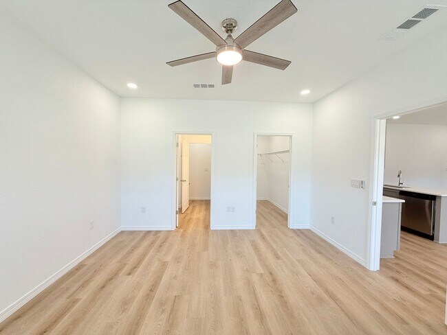 Foto del edificio - Spacious 4-Bedroom Home - New Construction