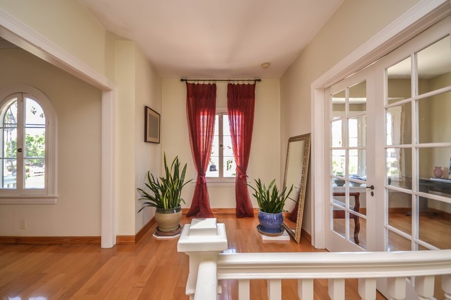 Interior Photo - Victoria Park Duplex
