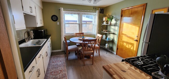 Foto del edificio - 3962 S Clement Ave