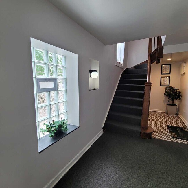 Foto del edificio - 1143 E 81st Pl