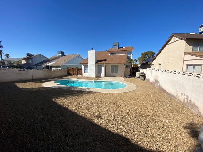 Building Photo - Great 3 Bedroom Henderson Home with Pool!