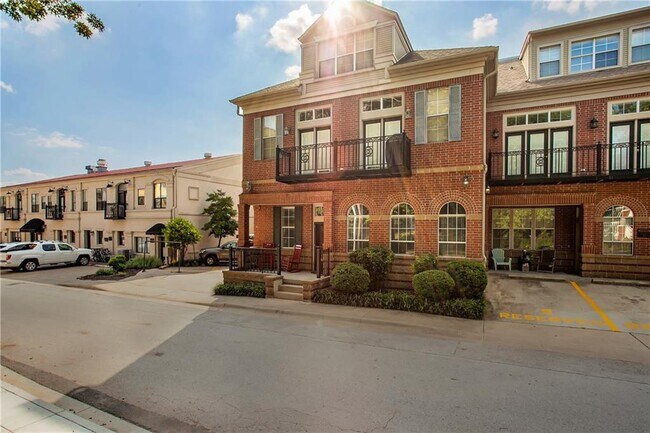 Building Photo - 340 Campbell Ave