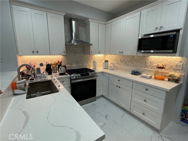 Building Photo - 29 Olivewood
