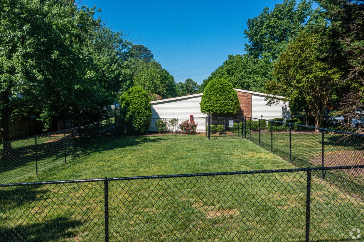 Foto principal - Amber Ridge Apartments ~ Boutique Cottage Style Living Meets Hassle Free Leasing