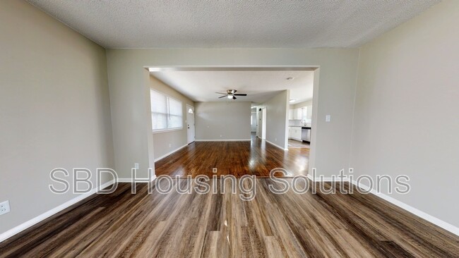 Foto del edificio - 4025 S Pleasant St