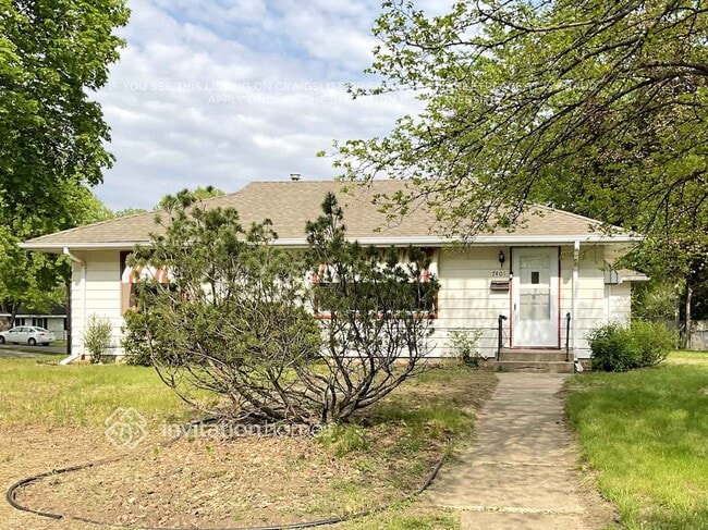 Building Photo - 7401 Elliot Ave