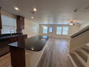 Building Photo - 5807 Camelia Evergreen Ln