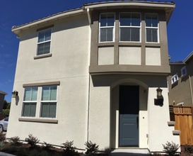 Building Photo - 910 Montage Cir