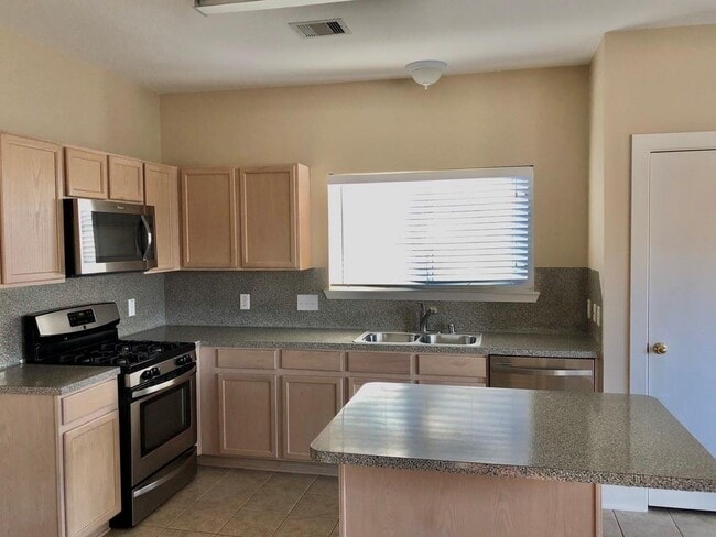 Building Photo - 10838 Cobblecreek Way