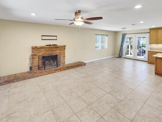 Building Photo - 1535 Keyes Rd