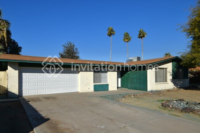 Building Photo - 9028 N 48th Dr