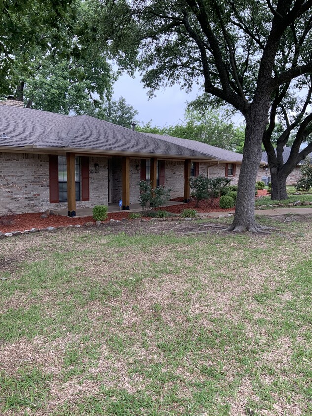 Foto principal - 2800 Shoreline Dr