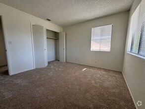 Building Photo - 7255 Santa Ysabel Ave