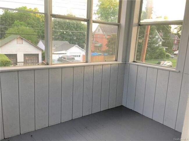 Building Photo - 13 Highland Ave