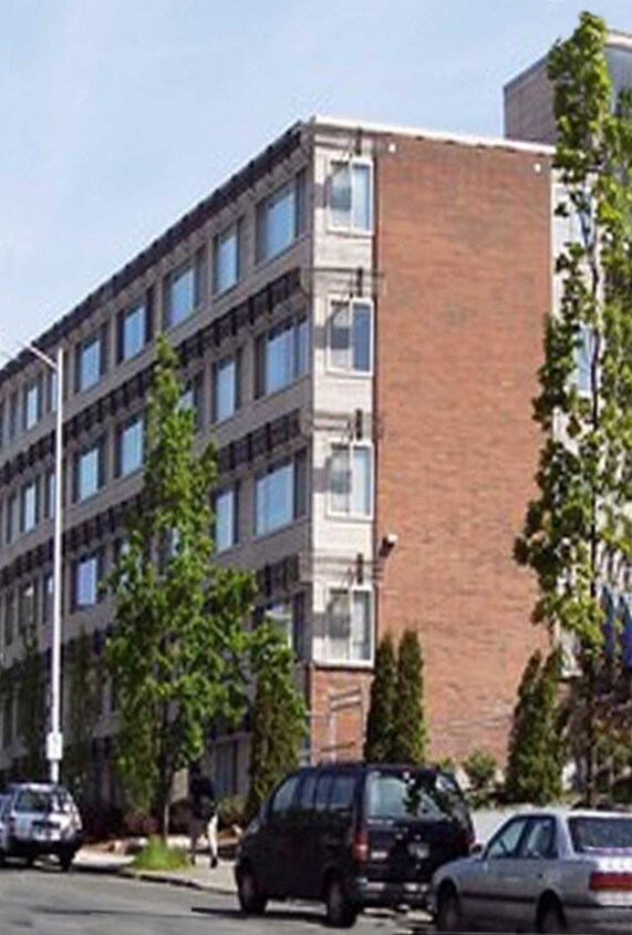 Coho Apartments - 4120 Brooklyn Ave NE