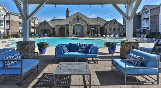 Building Photo - The Vinings at Laurel Creek
